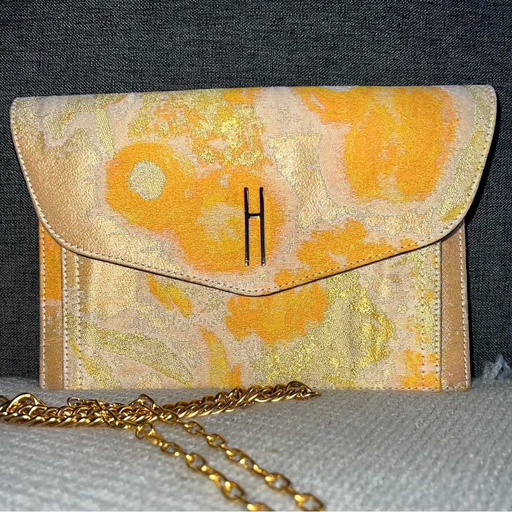 ⭐️ RARE Hayward "Bobby” Jacquard Clutch in light pink ⭐️ Hard to find print